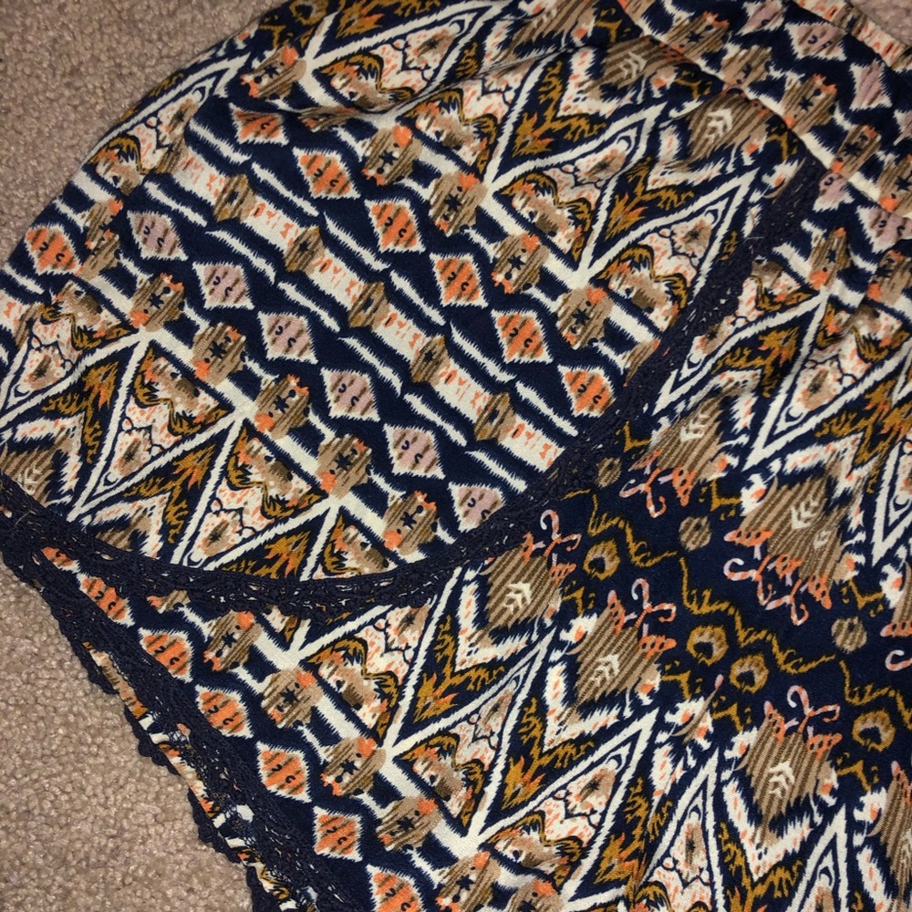 Patterned Shorts - Picture 3 of 4